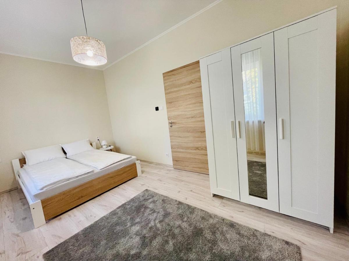 Voeroesmarty Apartmanhaz Makó 外观 照片