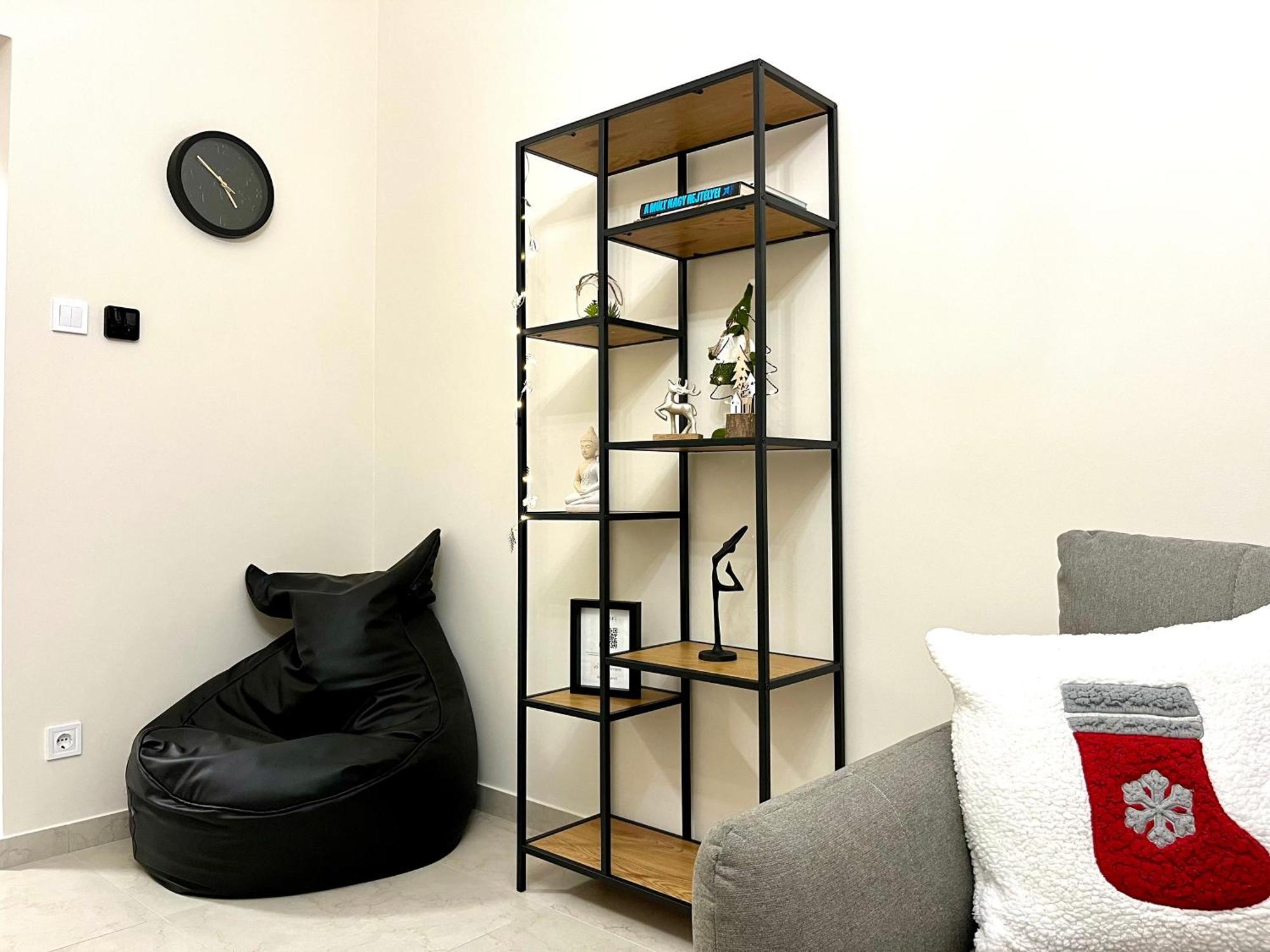 Voeroesmarty Apartmanhaz Makó 外观 照片