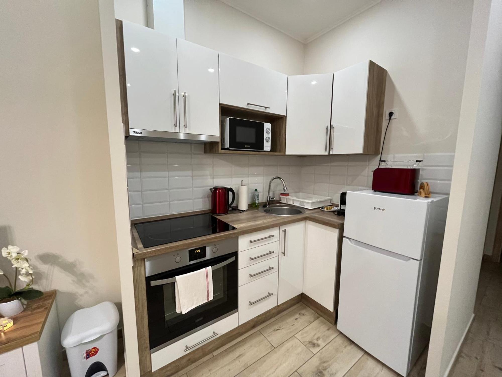 Voeroesmarty Apartmanhaz Makó 外观 照片