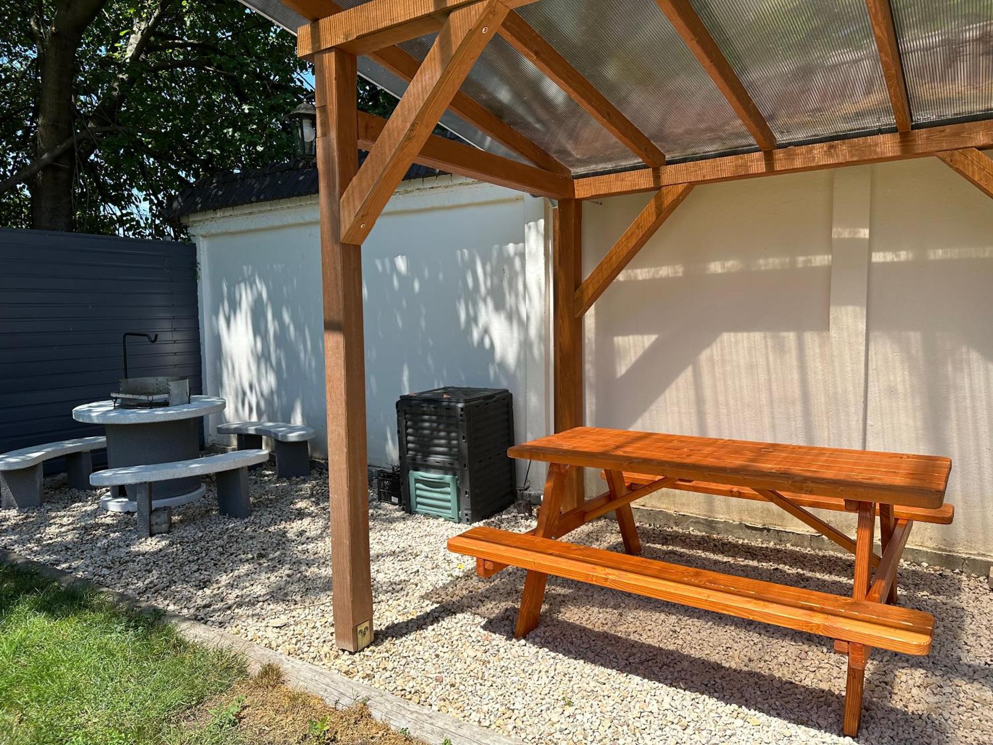 Voeroesmarty Apartmanhaz Makó 外观 照片
